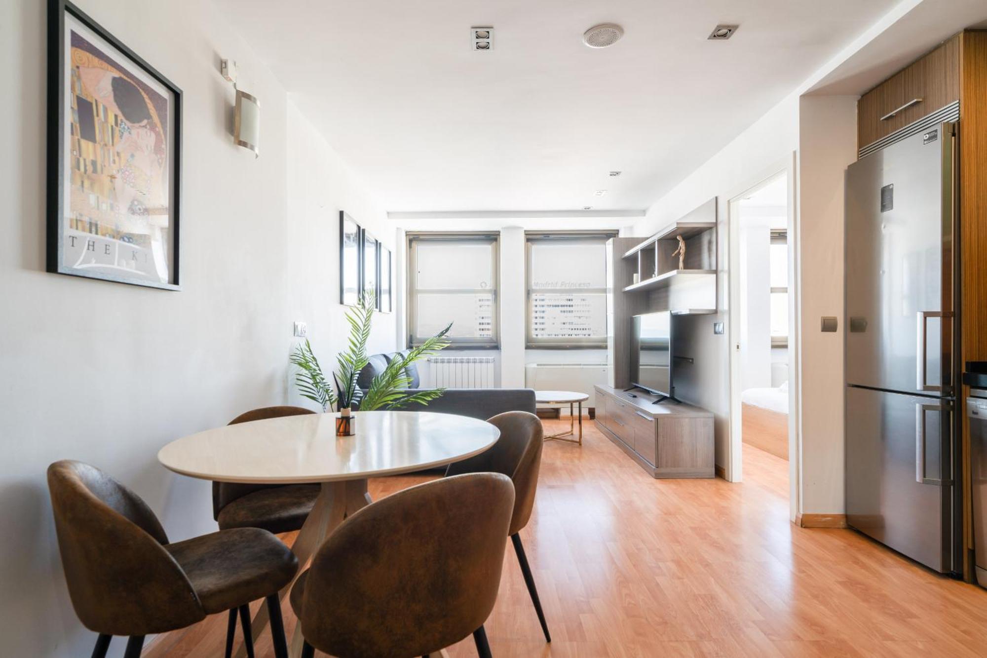 Apartamento En Plaza De Espana Alquiler Temporal Madrid Exterior foto