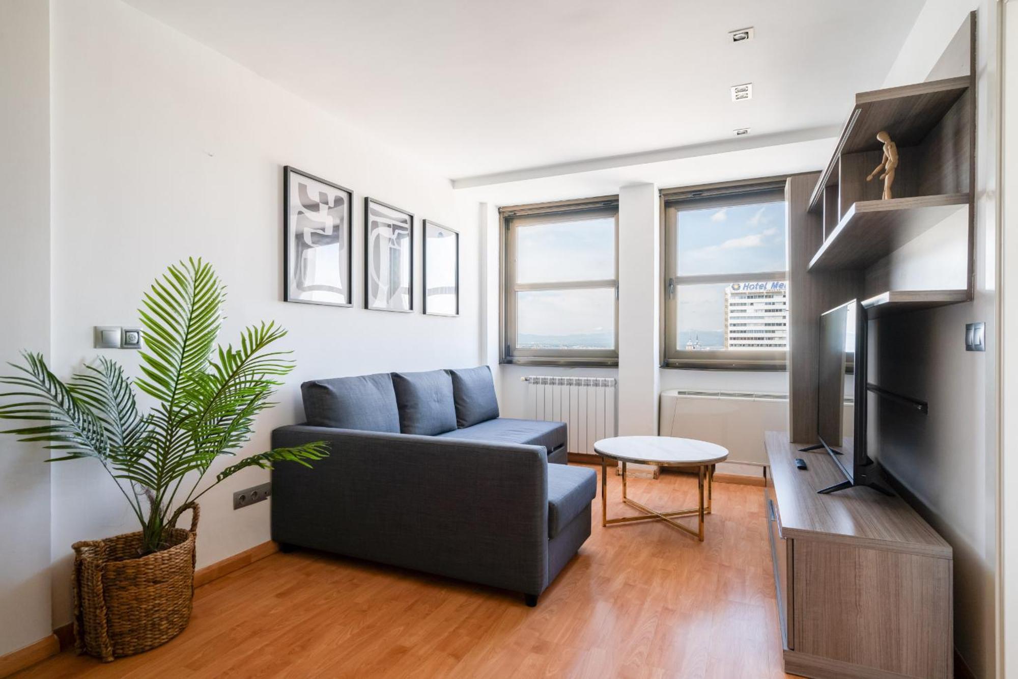Apartamento En Plaza De Espana Alquiler Temporal Madrid Exterior foto