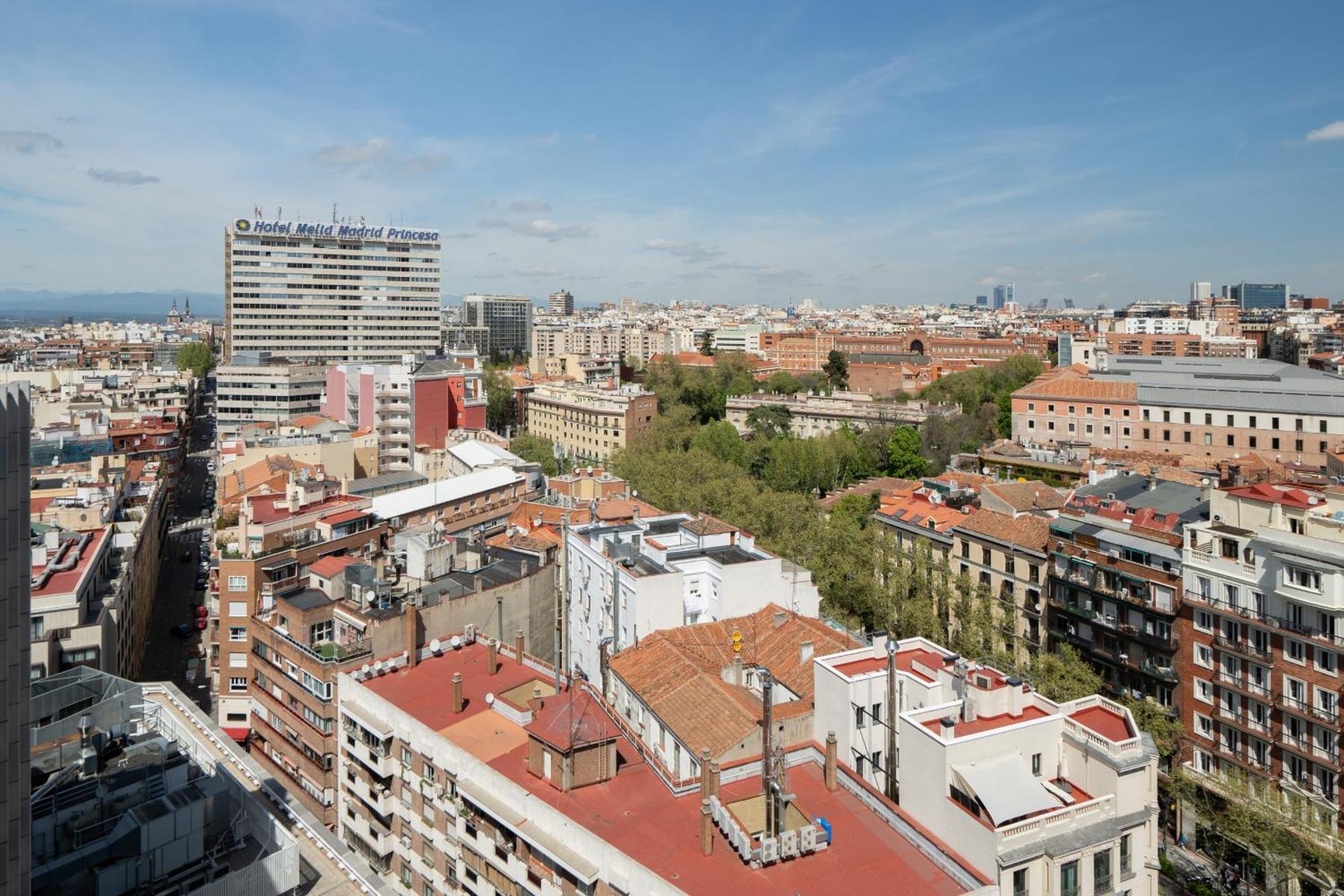 Apartamento En Plaza De Espana Alquiler Temporal Madrid Exterior foto